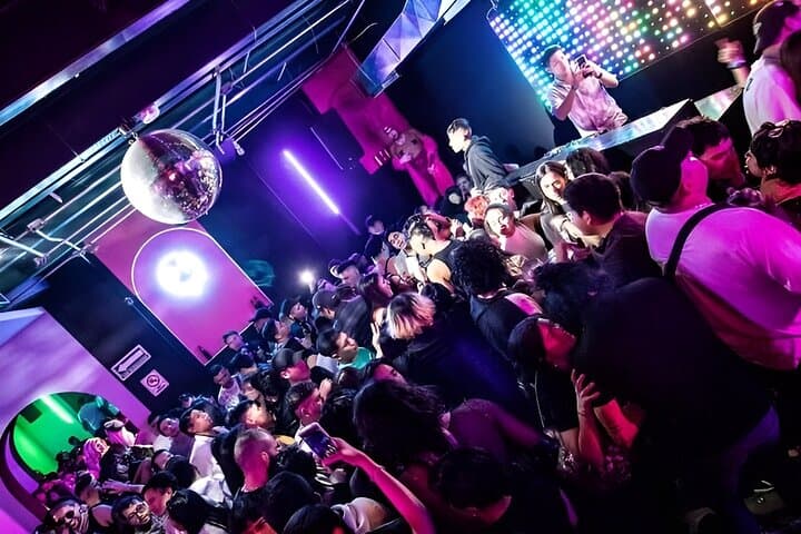 Zona Rosa Mexico City Nightlife of Magic LGBT+ And Bar Tour