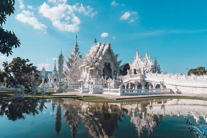Heldags-tur til Chiang Rai-templer fra Chiang Mai med varme kilder
