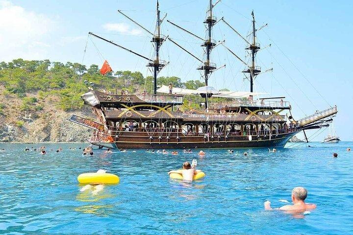 Passeio de barco pirata em Kemer com transferência de Belek
