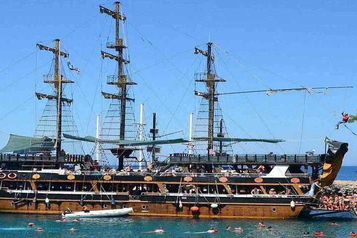 Passeio de barco pirata em Kemer com transferência de Belek