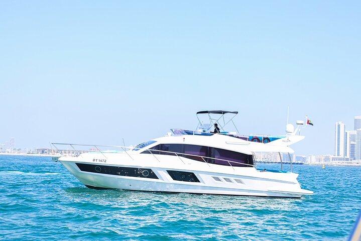 Privat Lyx Yacht Cruise runt Atlantis och Dubai Marina