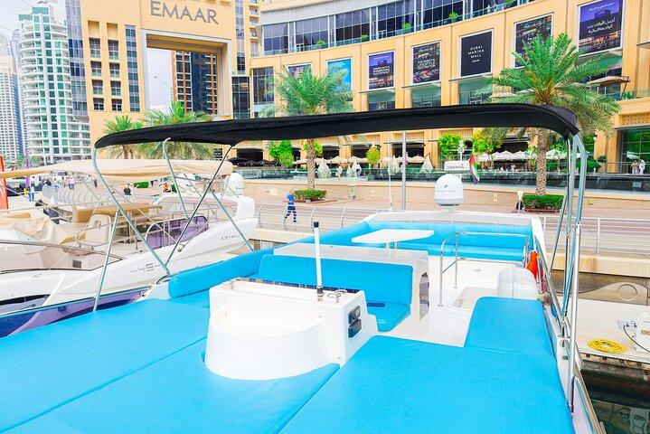 Privat Lyx Yacht Cruise runt Atlantis och Dubai Marina