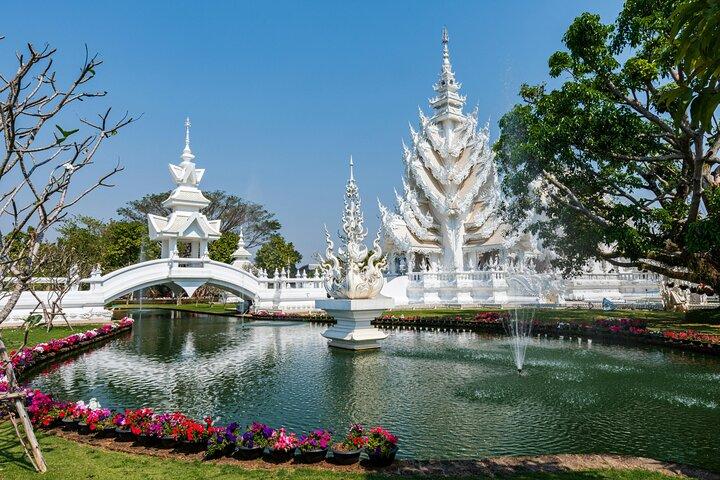 Chiang Rai Tour: Hot spring, templer, Golden Triangle og Hilltribe