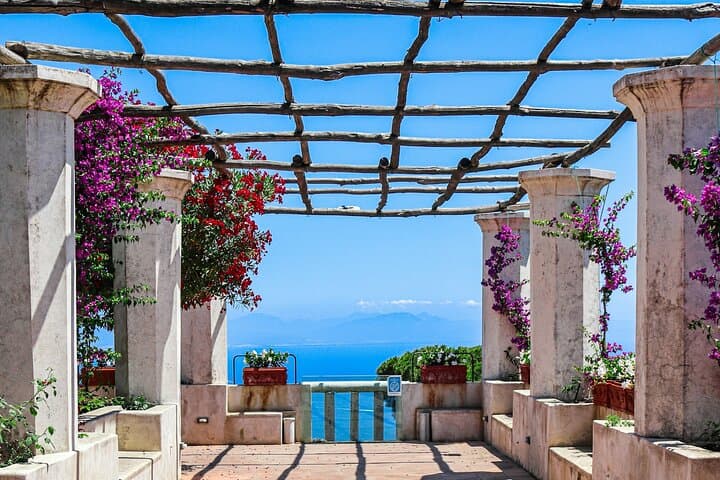 Transfers from Naples to Sorrento Positano Amalfi Ravello Maiori