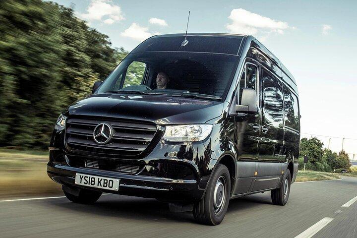 Mercedes Benz with Chauffer in Dubai for 10 Hours