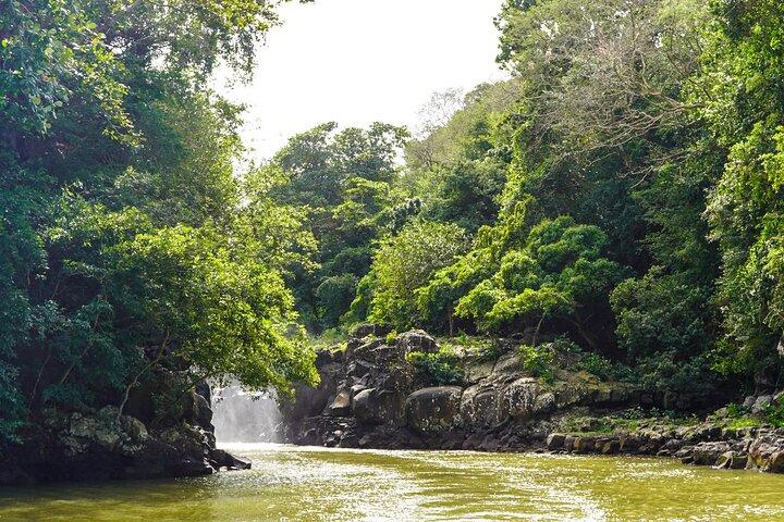 Mauritius-Katamaranfahrt zur Ile Aux Cerfs mit BBQ-Mittagessen