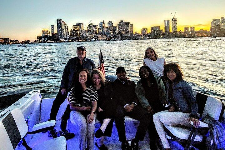 Boston Harbor privat solnedgång & lövverk kryssning, på Yacht Trinacria