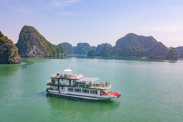 Lan Ha Bay Cruise Day Tour : Kajakfahren, Schwimmen, Wandern & Mittagessen