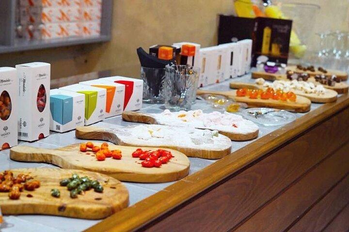 Aromas de Corfu: passeio a pé de comida e bebida locais