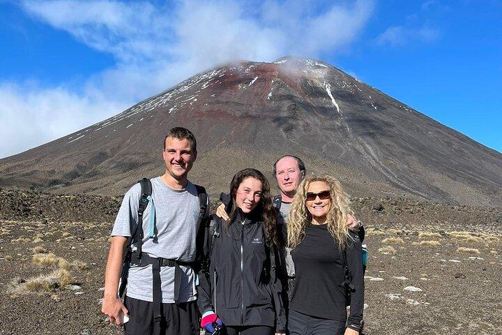 Caminata grupal guiada alpina de Tongariro de medio día