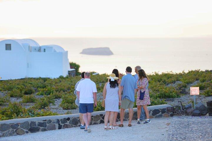 Santorini Premium Wine Tour Gusto Cena e magia del tramonto