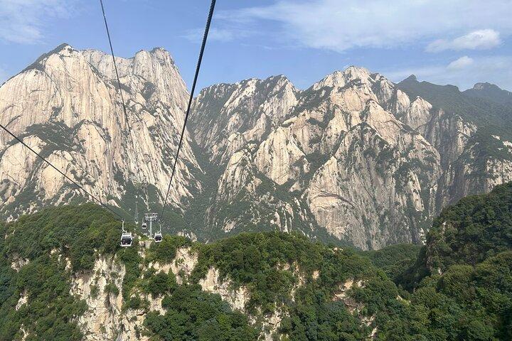 Mt. Huashan Private Roundtrip Transfer with Driver's Tickets Help
