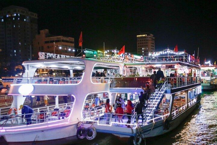 Han River by Night : Boottocht ervaring in Da Nang stad, Vietnam