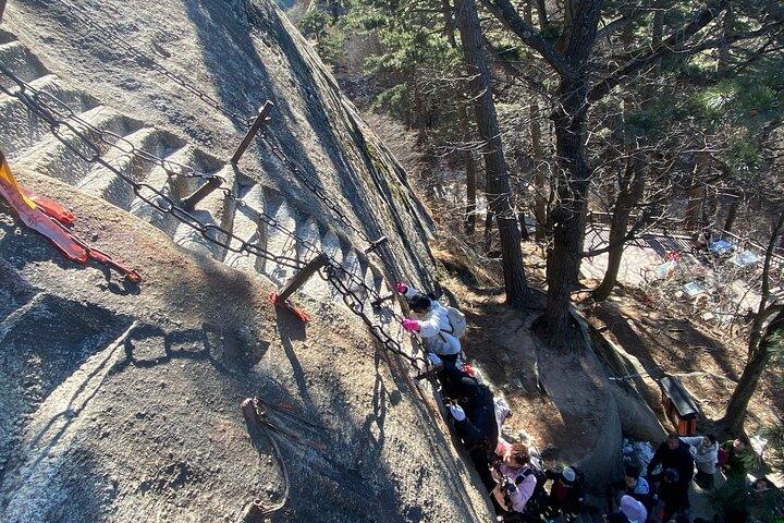 Self-Guided Mt.Hua Tour With Chauffeur Service and Ticket