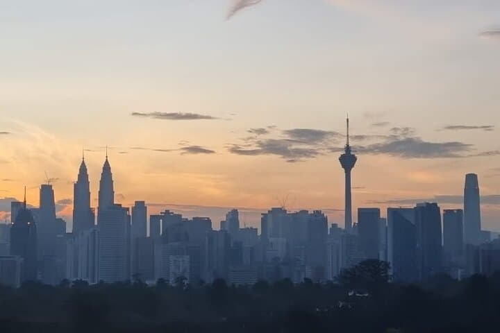 Kuala Lumpur Sunrise City Tour with Roti Canai & Teh Tarik