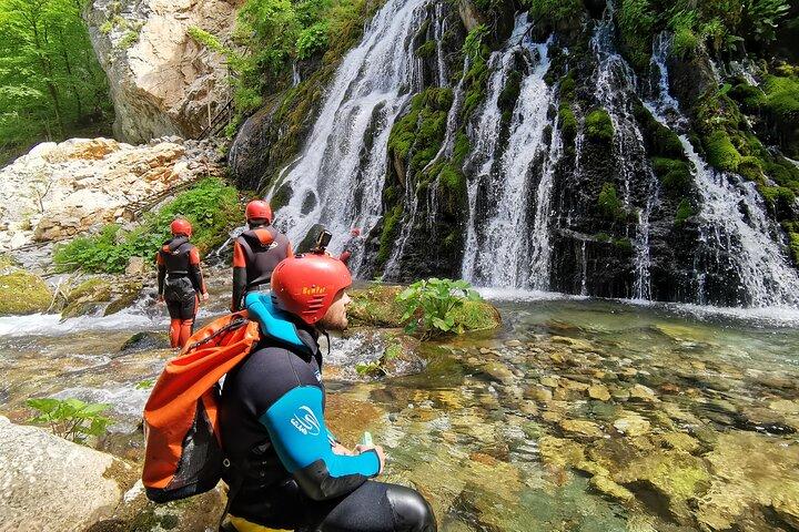 Experiencia de barranquismo de día completo en NP Sutjeska (BIH)