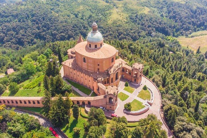 Walking Tour di Bologna con audio e guida digitale