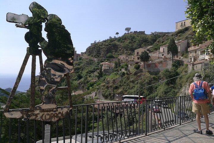 De Messina Tour Taormina e Savoca o Padrinho com cannoli