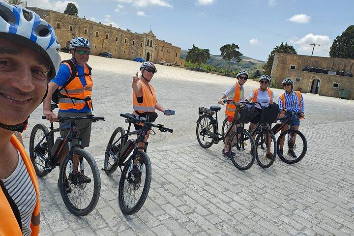 Rethymno Guided eBike Tour em Mili Gorge