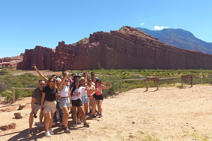 Visita guiada a Cafayate Cachi Salinas Grandes e Hornocal
