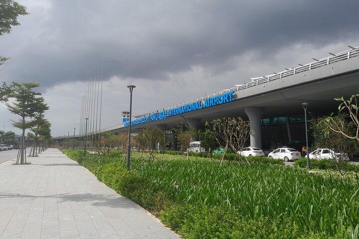 Carro particular de e para o aeroporto de Hue com motorista profissional