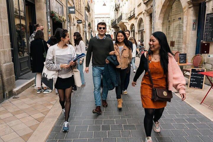 Excursão tradicional de comida gourmet e vinho em Bordeaux