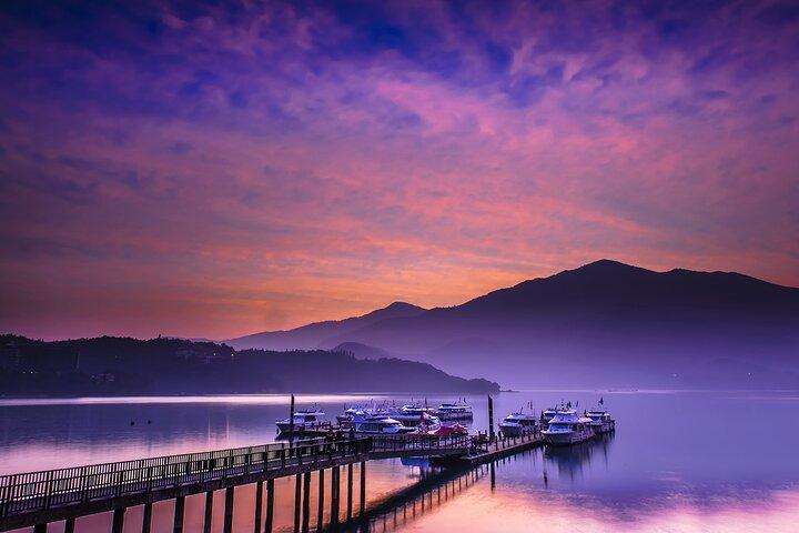 Privé 9-uur durende Sun Moon Lake Leisure Tour vanuit Taichung (台中)!