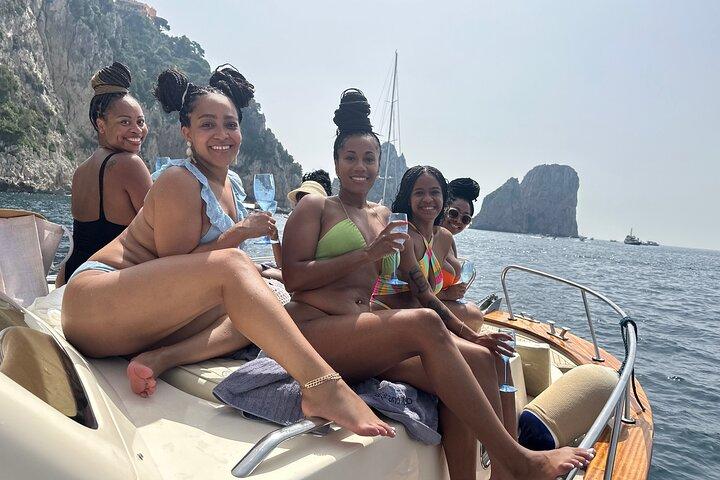 Excursão privada de luxo a Capri e Blue Grotto em Gozzo