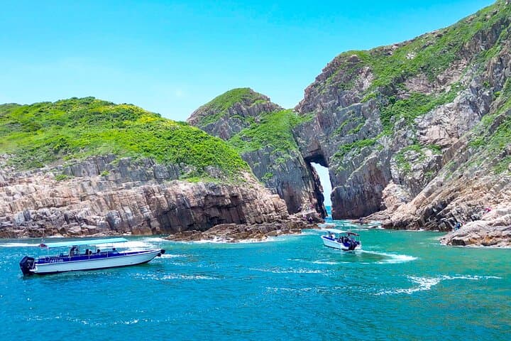 Boat Tour Through Four Sea Arches in Sai Kung, Hong Kong Geopark
