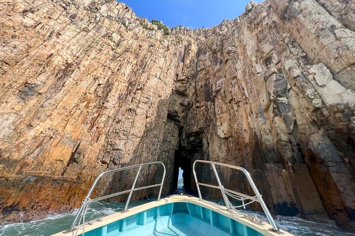 Boat Tour Through Four Sea Arches in Sai Kung, Hong Kong Geopark