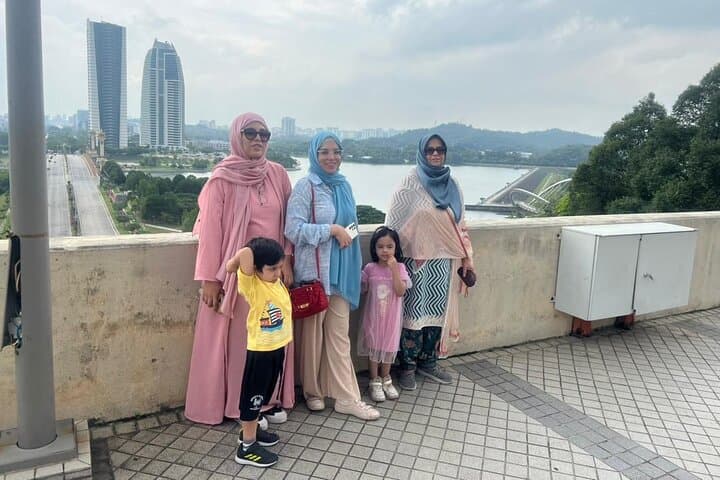 Malaysia’s administrative capital (Putrajaya Tour)