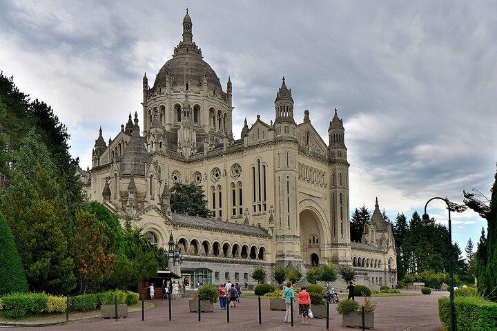 Livarot & Lisieux Private Food Tour fra Le Havre eller Honfleur