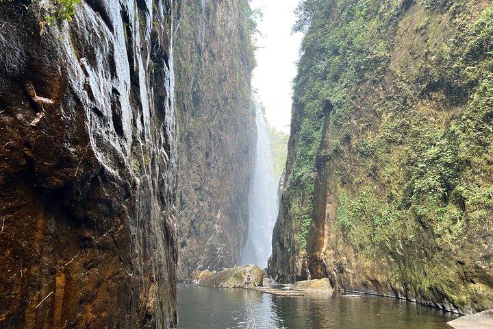 Sapa Tour de motocicleta para a Catarata do Dragão e aldeia escondida