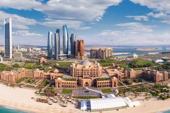 Private Stadtrundfahrt durch Abu Dhabi mit Besuch des BAPS-Tempels