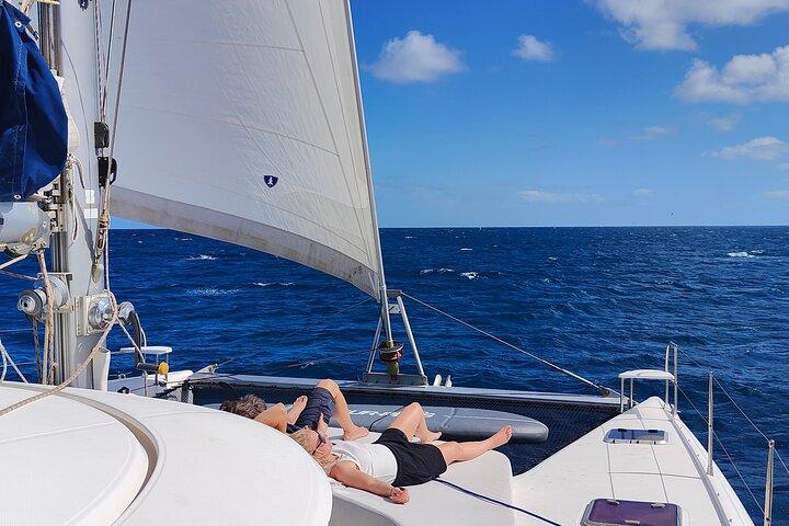 Private Sailing Catamaran Charter com almoço e bebidas