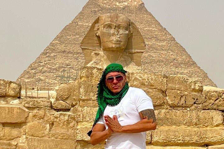 Private Guided Tour to Giza Pyramids, Valley Temple and Sphinx