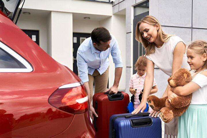 レイキャビク発:アイスランドのKEF空港への専用送迎
