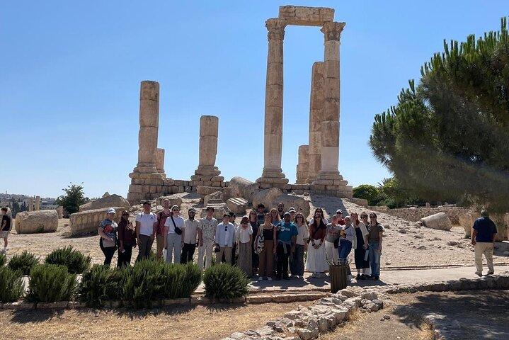 Tour privado a pie de día completo en Amman Jordania
