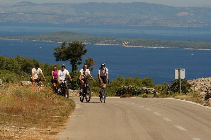 Privé-fietstocht op het eiland Hvar en wijnproeverij
