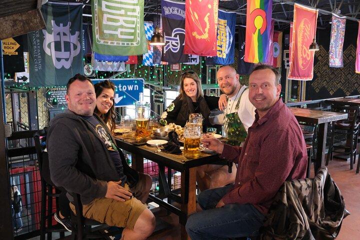 Bikes, Brews & Hidden Bars: Eine Fahrt durch RiNo & Downtown