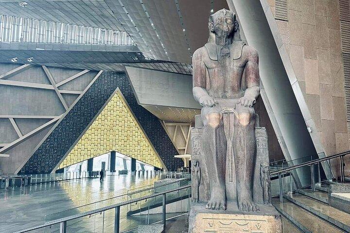 Visite privée du grand musée et des pyramides