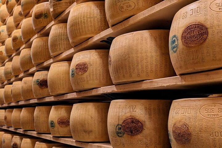 Parmigiano Reggiano Tour & Lunch Emilian Tradicional perto de Modena