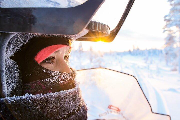 Safari panorámico en moto de nieve en Saariselkä