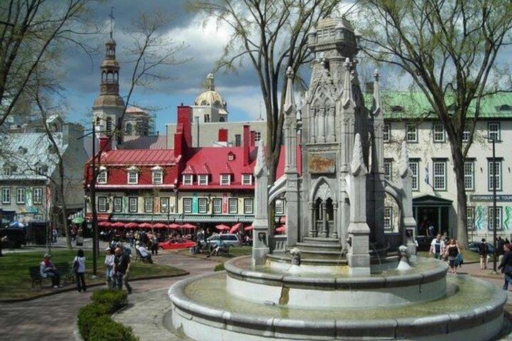 Quebec Private Custom Walking Tour with a Local Guide (Private)