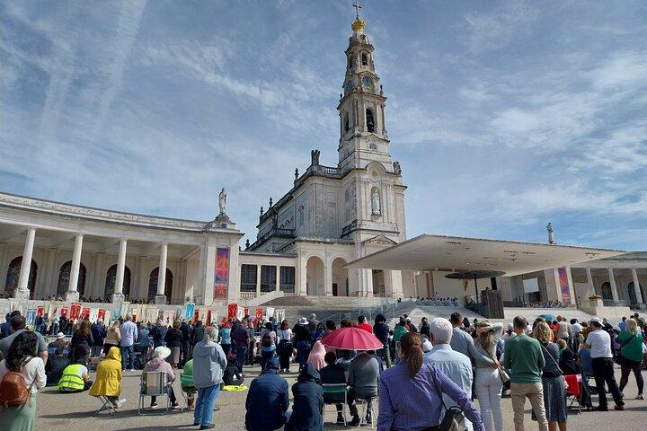 Tour privado a Fátima desde Oporto en coche Mercedes (1 a 4 personas)