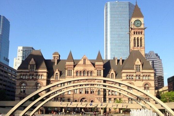 ガイド付きトロント蒸留所&旧市街ウォーキングツアー
