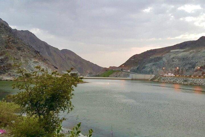 Wadi Shawka Dam mit privatem Transport
