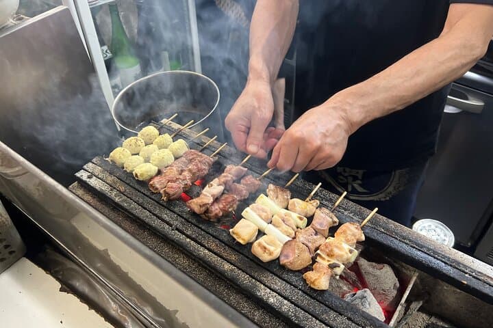 Tokyo: Best Ginza Food Tour at 3 Local Eateries