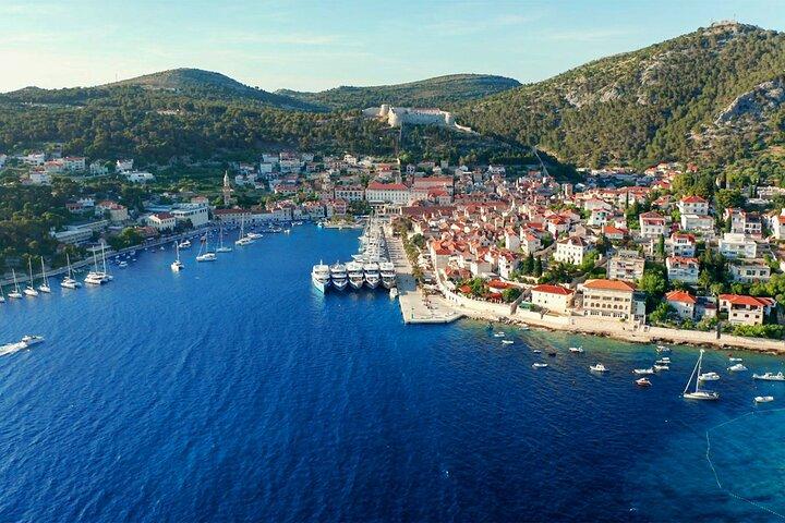 Hvar Island och Pakleni Islands Speedboat Private Tour från Split