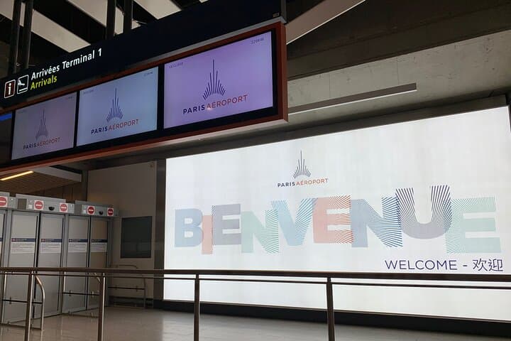 Private CDG transfer to central Paris with driver